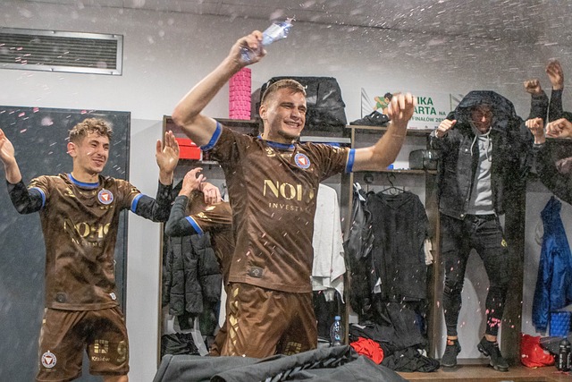 立了领先优 立了领先优